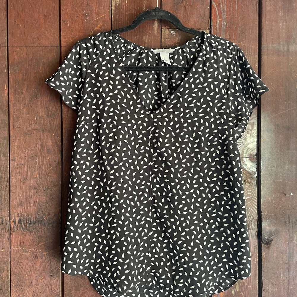 Black & white blouse - short sleeve